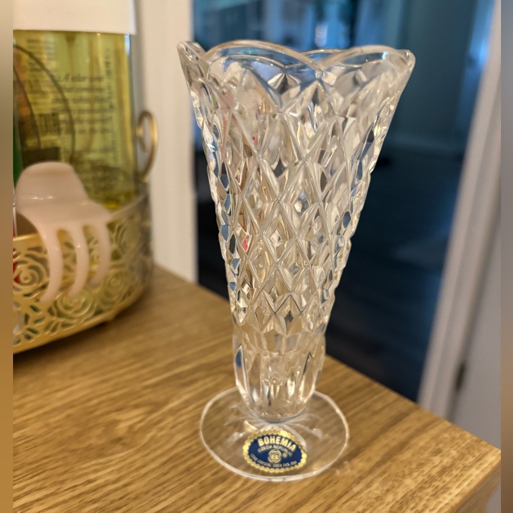 Vintage Crystal Bud Vase - Elegant Clear Design